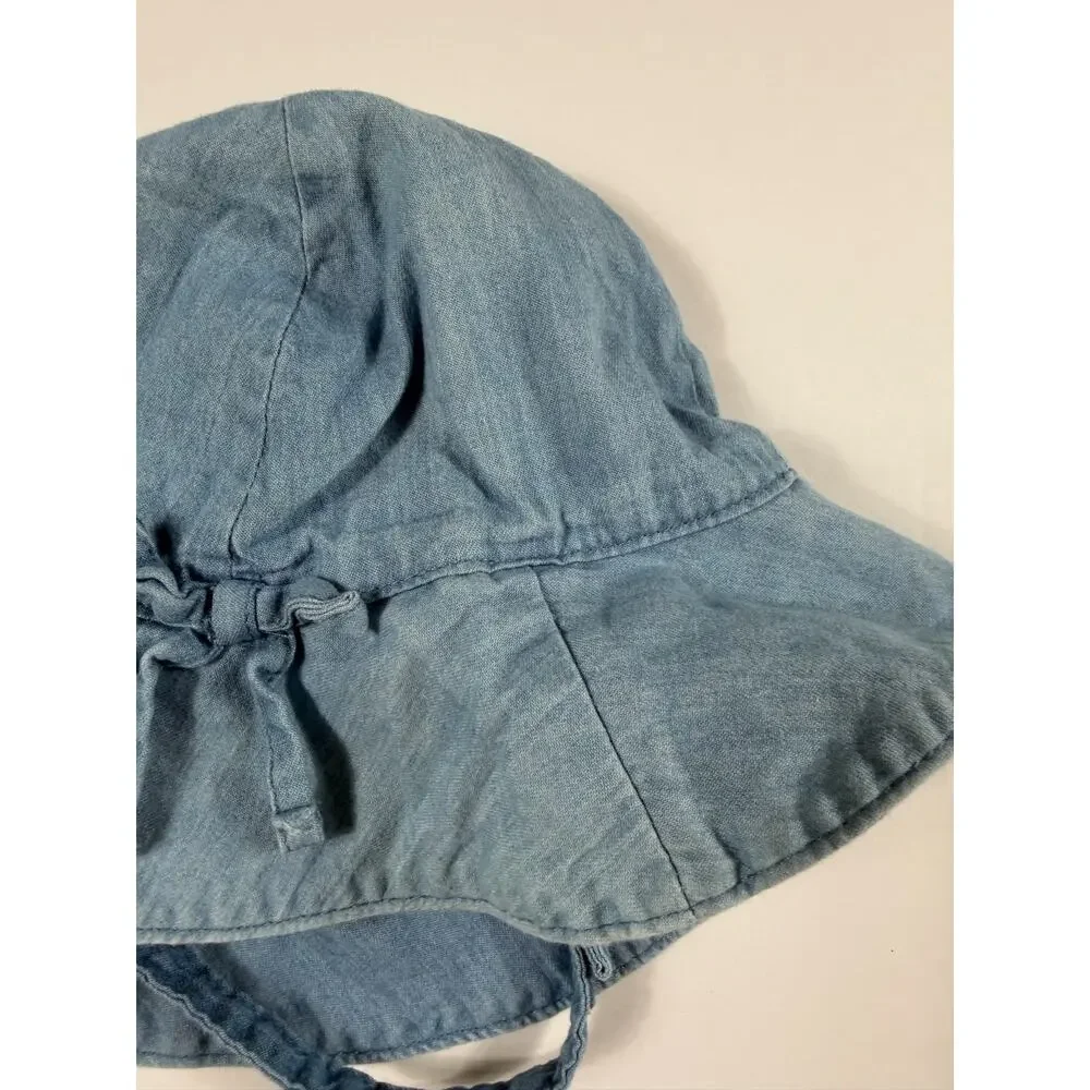 GAP lightweight chambray